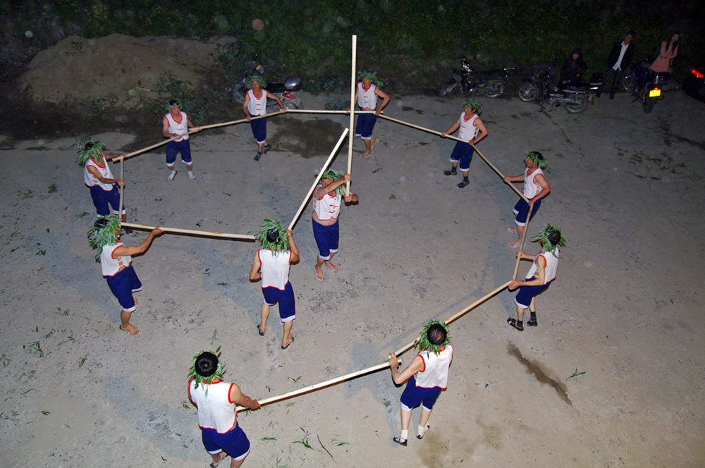 民间民俗“打棍求雨”