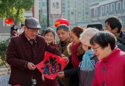 镜头│多彩活动迎新春  红红火火过大年