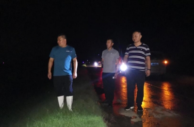 防汛手记丨荆山湖的舍与守