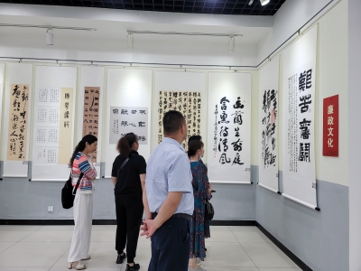 黄山屯溪：“梦想与辉煌”全区廉政文化作品展开幕
