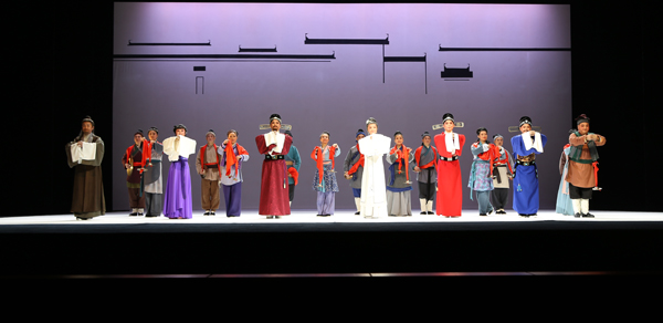 铜陵：大型反腐黄梅戏《御史夫人》精彩上演