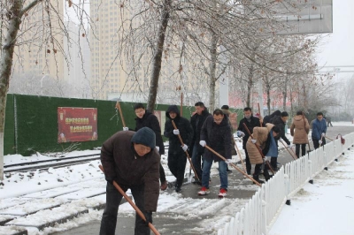 安庆：纪检干部奋战“雪地一线”