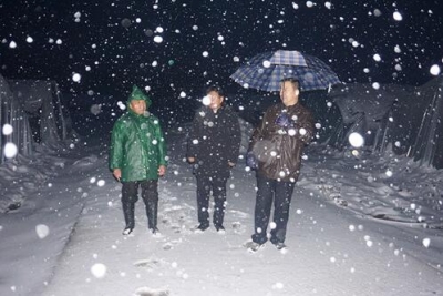 【镜头】阜南：风雪中的纪检人