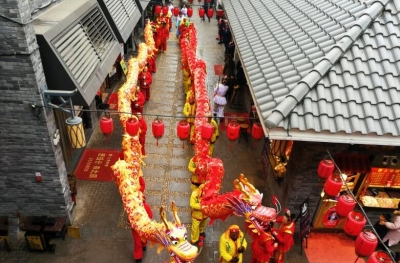 【镜头】欢天喜地迎新春 狮跃龙腾新征程　