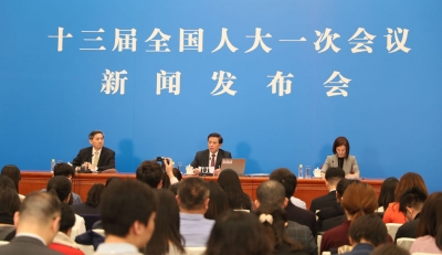 十三届全国人大一次会议举行新闻发布会 大会发言人张业遂答中外记者问