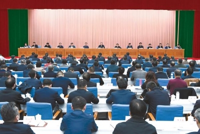 省委召开传达学习全国两会精神大会 李锦斌主持会议并讲话
