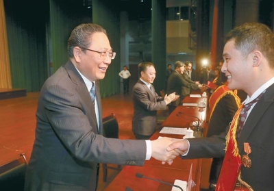 安徽省庆祝“五一”暨“当好主人翁、建功新时代” 劳动竞赛推进大会在肥隆重举行
