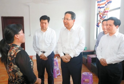 李锦斌深入萧县、利辛县 实地调研“三大攻坚战”推进情况