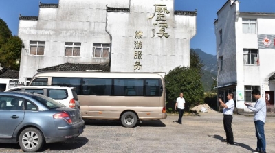 【镜头】黄山各级纪委监委节日作风督查不止步