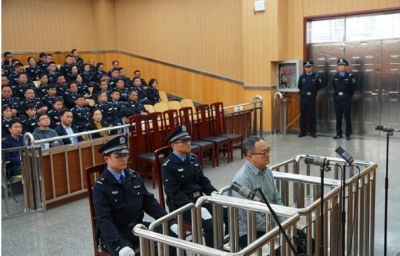 六安：组织旁听庭审 以案释法“敲警钟”