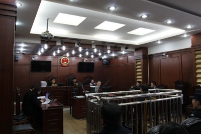 阜阳颍东：旁听庭审 让警示教育更有“震撼力”