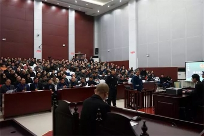 凤阳县政协原副主席史成龙出庭受审