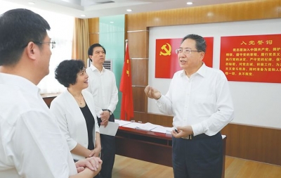 李锦斌到省人社厅、省卫生健康委调研指导“不忘初心、牢记使命”主题教育