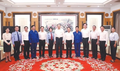 省委"不忘初心、牢记使命"主题教育先进事迹报告会在肥举行