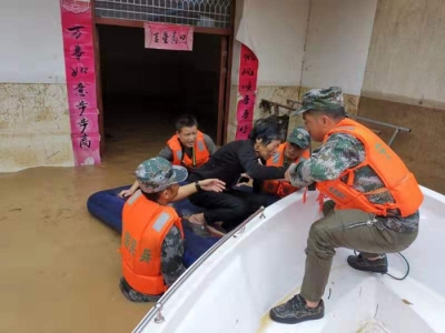 【镜头】 奋力迎战“利奇马” 以实际行动践行初心使命