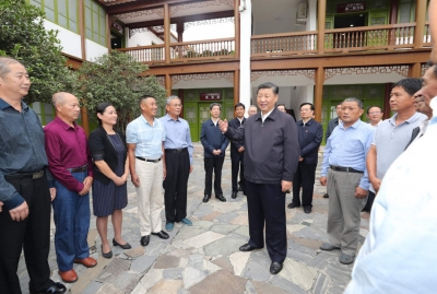 习近平在河南考察时强调  坚定信心埋头苦干奋勇争先 谱写新时代中原更加出彩的绚丽篇章