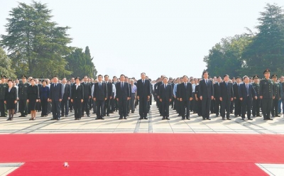 安徽省暨合肥市隆重举行烈士纪念日向烈士敬献花篮仪式