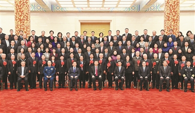 习近平会见全国离退休干部先进集体和先进个人代表