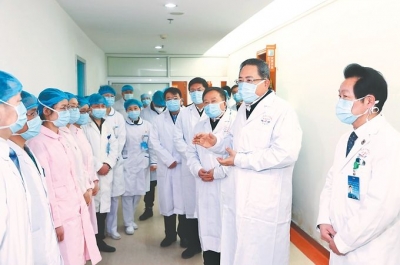 李锦斌现场督导新型冠状病毒感染的肺炎疫情防控工作