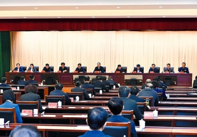 李锦斌：以更大决心更强力度夺取脱贫攻坚最后胜利