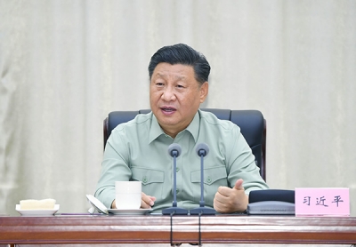 习近平视察海军陆战队