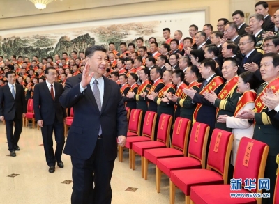习近平会见全国双拥模范城（县）命名暨双拥模范单位和个人表彰大会代表