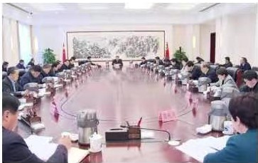 李锦斌主持省委常委会扩大会议暨省委理论学习中心组学习会议