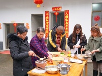 镜头 | 笑语盈盈辞旧岁 多彩民俗迎新春