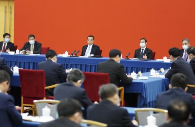 李克强栗战书汪洋王沪宁赵乐际韩正 分别看望出席全国政协十三届四次会议委员 并参加讨论