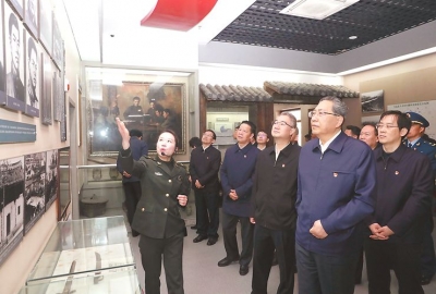 省委理论学习中心组学习会议在金寨召开