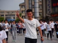 镜头 | 誓言诠释青春 无畏前行