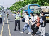 镜头 | 誓言诠释青春 无畏前行