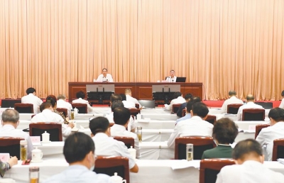 李锦斌：坚定不移走生态优先绿色低碳的高质量发展之路