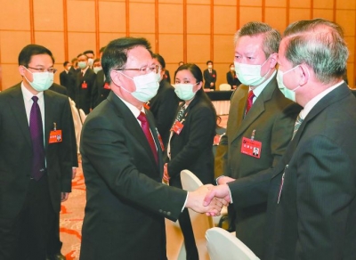 郑栅洁王清宪等省领导看望出席省第十一次党代会代表