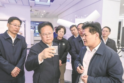郑栅洁在阜阳调研时强调  树立雄心壮志激活内生动力 加快皖北地区全面振兴步伐
