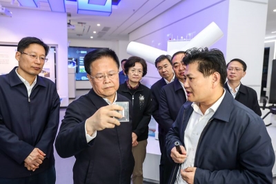 郑栅洁在阜阳调研