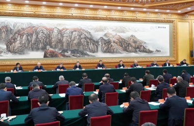 ​习近平在第三次“一带一路”建设座谈会上强调  以高标准可持续惠民生为目标  继续推动共建“一带一路”高质量发展