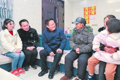 郑栅洁在六安市走访慰问调研