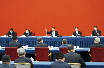 李克强栗战书汪洋王沪宁赵乐际韩正分别看望出席全国政协十三届五次会议委员 并参加讨论