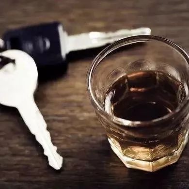 【中国纪检监察报】严查党员干部酒驾背后“四风”问题