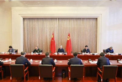 李希主持召开中央纪委常委会会议 传达学习贯彻党的二十届二中全会精神