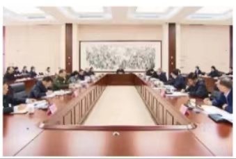 省委召开主题教育读书班交流研讨暨省委理论学习中心组学习会