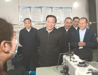 韩俊在亳州阜阳调研时强调  提升传统优势产业培育壮大新兴产业 强化皖北地区全面振兴的基础支撑