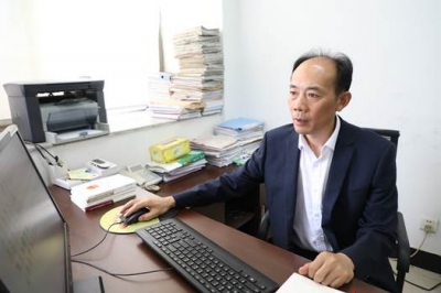 【中国纪检监察报】骨头硬、心思细的“打铁人” ——记安徽省怀远县委常委，县纪委书记、监委主任赵寒亚