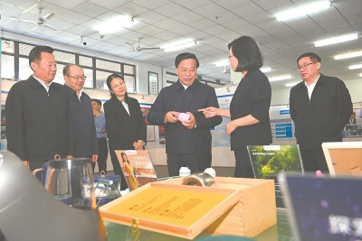 韩俊在安徽大学、合肥学院专题调研教育强省建设