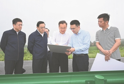 梁言顺在合肥市调研时强调  坚持规划引领加强综合治理 让巢湖成为合肥最好的名片