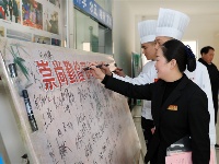 镜头|珍惜粮食  拒绝“剩”宴