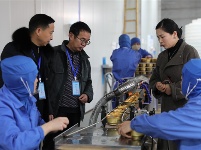 镜头｜持续优化营商环境