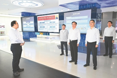 梁言顺赴中国科大调研基础研究工作并召开座谈会