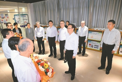 梁言顺王清宪祝全省广大教师节日快乐